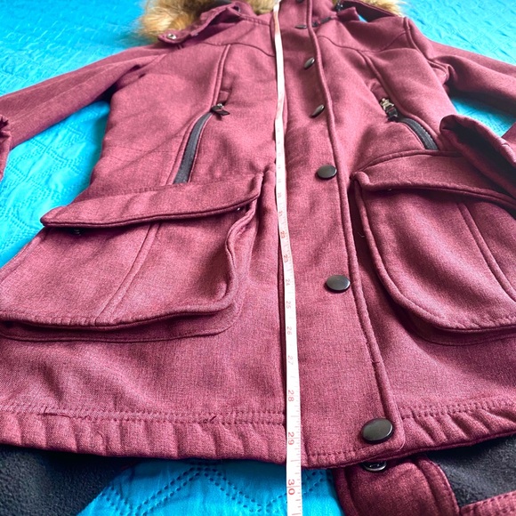 Burgundy Trench jacket with hood *medium* - Picture 11 of 12
